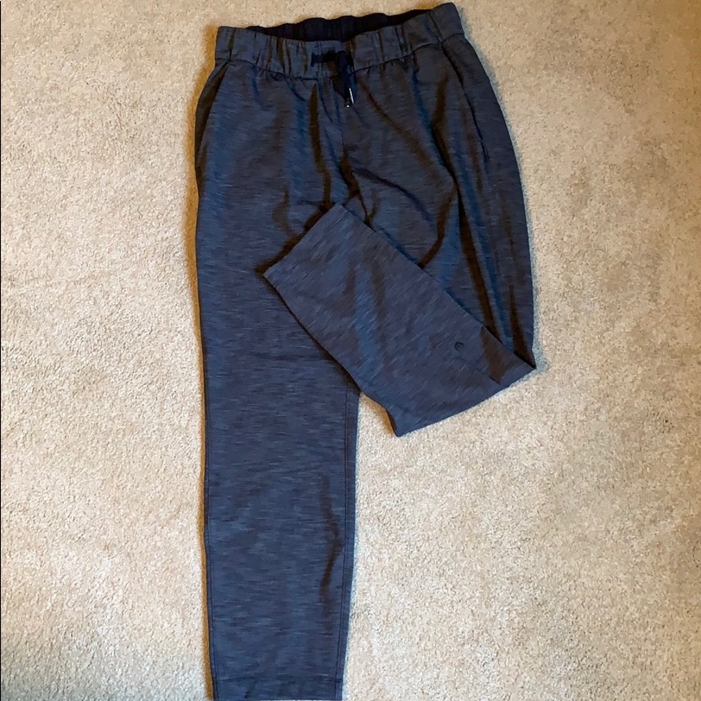 28” On the fly size 6 pants